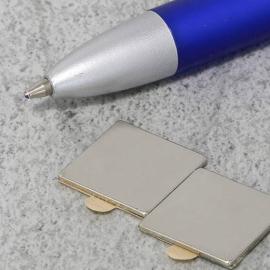 Imanes rectangulares de neodimio, autoadhesivo, niquelado 15 x 15 mm | 1 mm