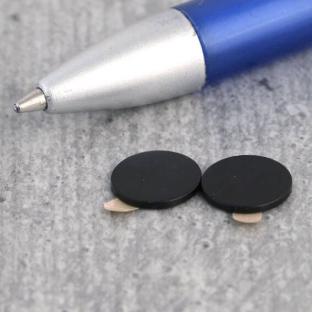 Imanes de neodimio con forma de disco, autoadhesivos, negro 10 mm x 1 mm, N35 