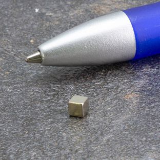 Imanes con forma de dado de neodimio, niquelados 3 x 3 x 3 mm