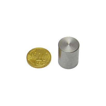 Bases magnéticas cilíndricas de AlNiCo con carcasa lisa 16 mm