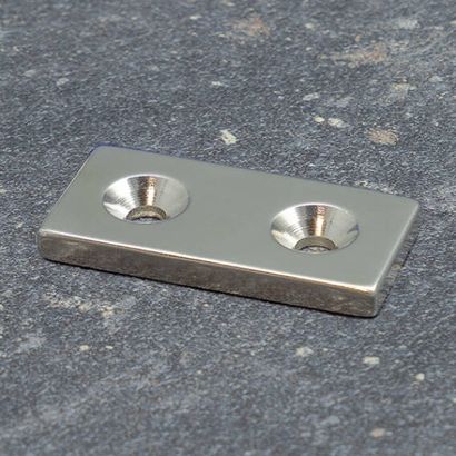 Imanes cuadrados avellanado de neodimio  40 x 20 mm 